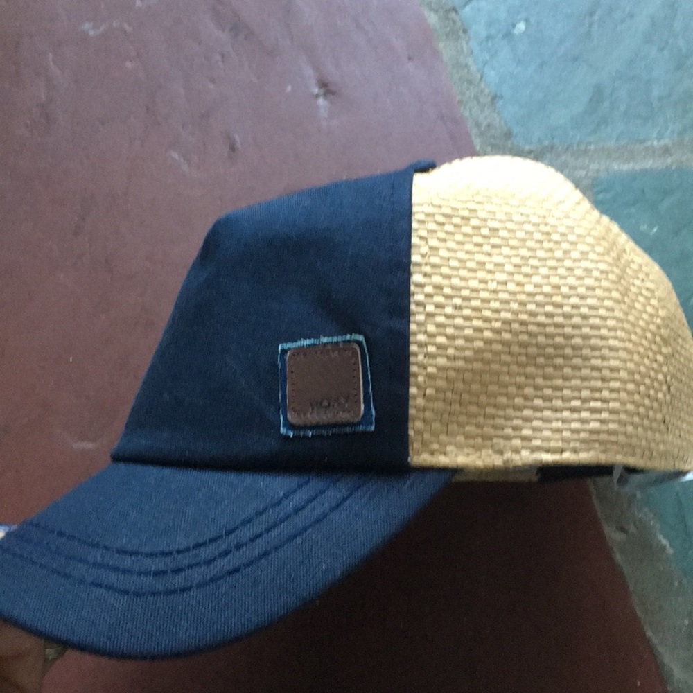 Never worn Roxy hat